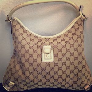 Gucci shoulder bag purse